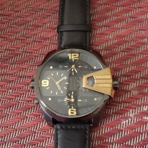 Men's oversized watch